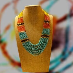 Multicolor Beaded Necklace Glass seat beats necklace.
